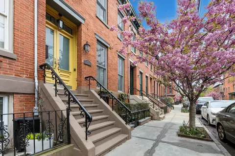 257 5th St, Jersey City, NJ 07302