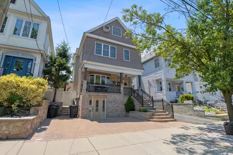 78 W 42nd St, Bayonne, NJ 07002
