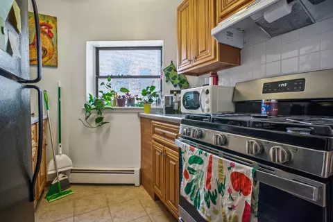 171 Old Bergen Rd #101, Jersey City, NJ 07305