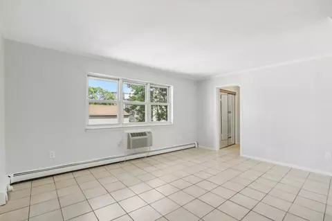210 Bergenline Ave #18, Union City, NJ 07087