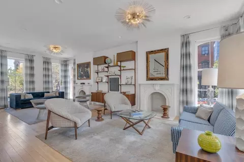 240 1st St, Jersey City, NJ 07302