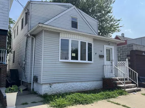 10 George St, Bayonne, NJ 07002