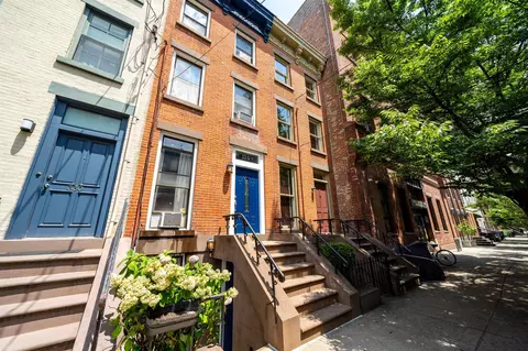 328 5 8th St, Jersey City, NJ 07302
