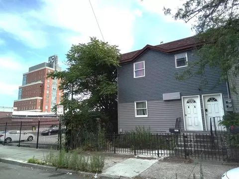 85 Ege Ave, Jersey City, NJ 07305