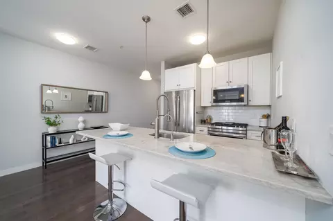 302 Palisade Ave #403, Jersey City, NJ 07307