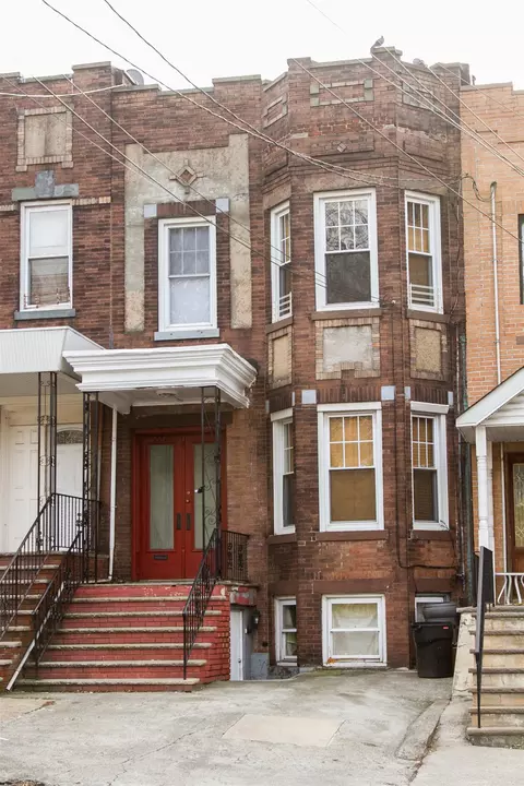 227 Manhattan Ave, Jersey City, NJ 07307