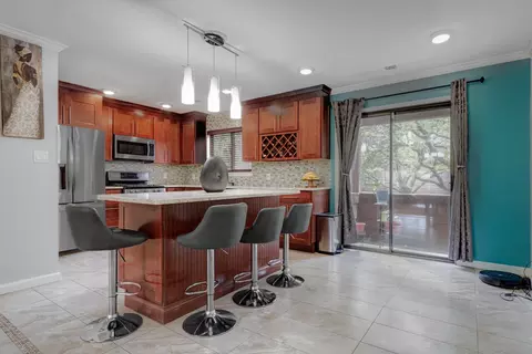 11 Marina Ky #11, Secaucus, NJ 07094