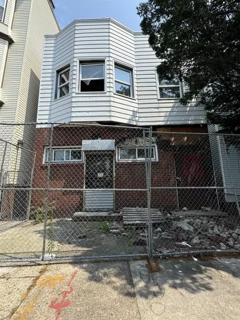 804 Kennedy Blvd, Union City, NJ 07087