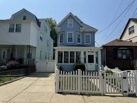 20 E 39th St, Bayonne, NJ 07002