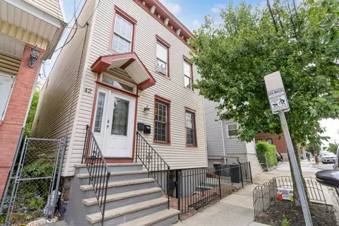 42 Paterson St, Jersey City, NJ 07307