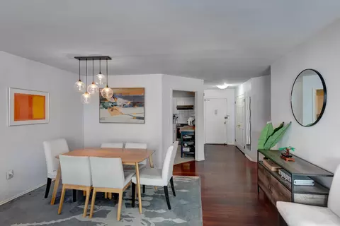 2132 Harmon Cove Tower #2132, Secaucus, NJ 07094