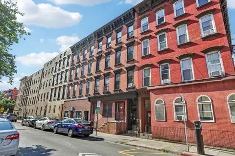 413 1st St #4E, Hoboken, NJ 07030