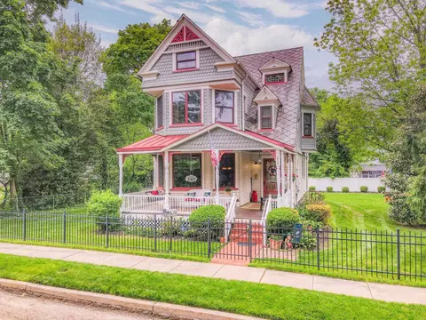215 Walnut Ave, Beverly, NJ 08010