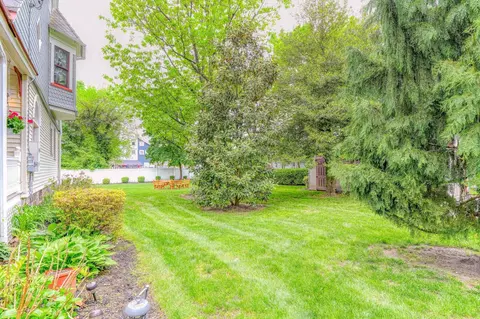 Exterior - 215 Walnut Ave, Beverly, NJ 08010 photo 8 of 10