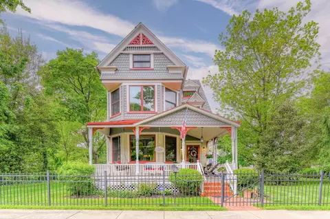 Exterior - 215 Walnut Ave, Beverly, NJ 08010 photo 2 of 10