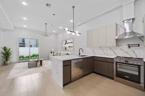 573 Palisade Ave #1B, Jersey City, NJ 07307