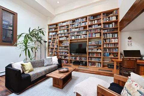 208 Brunswick St #3, Jersey City, NJ 07302