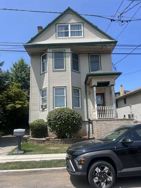 703 3rd St, Secaucus, NJ 07094