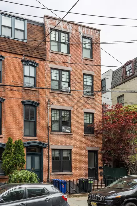 294 8th St, Jersey City, NJ 07302