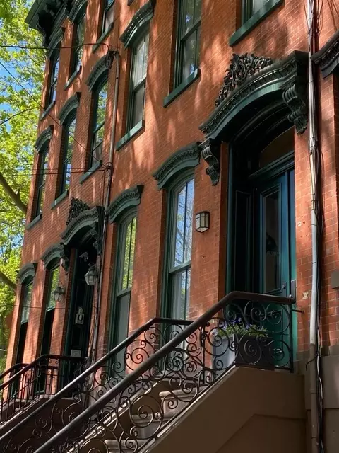 28 W Hamilton Pl, Jersey City, NJ 07302
