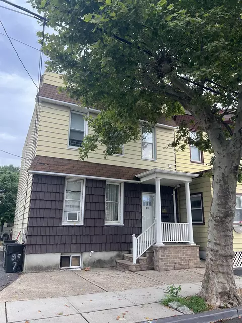 819 7th St, Secaucus, NJ 07094