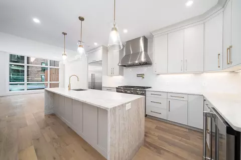 607 Hudson St #1, Hoboken, NJ 07030