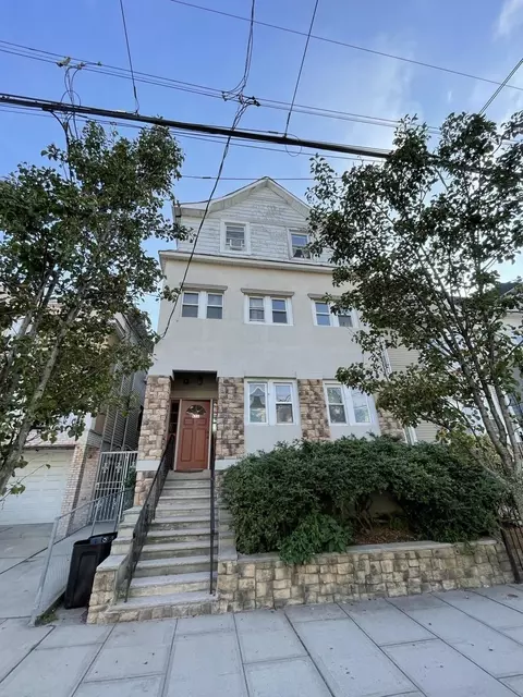 615 15th St #1, Union City, NJ 07087