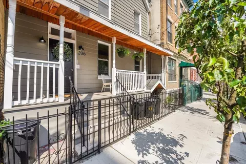 206 38th St, Union City, NJ 07087
