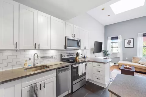 607 1st St #6, Hoboken, NJ 07030
