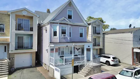 90 W 21st St, Bayonne, NJ 07002