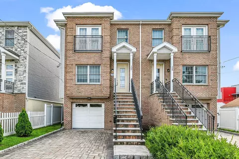 179 A Washington St, Secaucus, NJ 07094