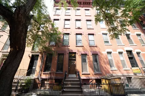 208 7th St #4R, Jersey City, NJ 07302