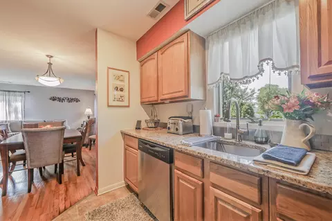 700 10th St #11, Secaucus, NJ 07094