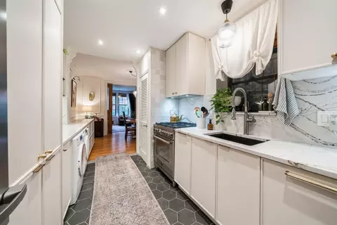 253 10th St #1L, Hoboken, NJ 07030