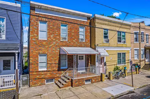 4611 Cottage Ave, North Bergen, NJ 07047