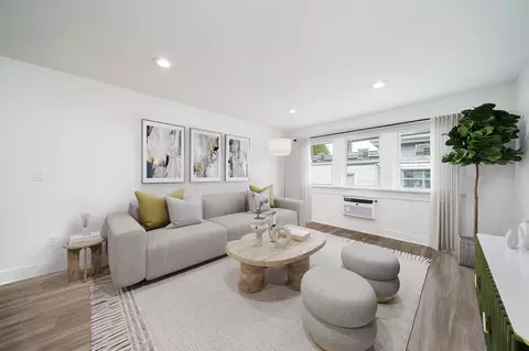 33-37 W 32nd St #B4, Bayonne, NJ 07002