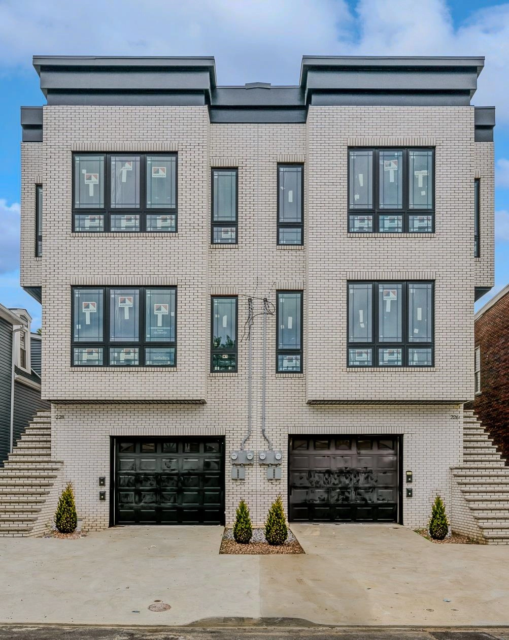 228 Nunda Ave Unit 2  