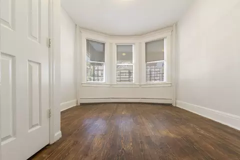 139 Wegman Pkwy, Jersey City, NJ 07305