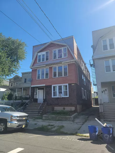 94 Pearsall Ave #3R, Jersey City, NJ 07305
