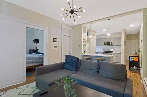 247 Montgomery St #4A, Jersey City, NJ 07302