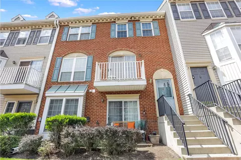 6 Walnut St, Jersey City, NJ 07305