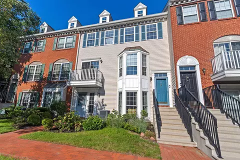 37 Cypress St, Jc West Bergen, NJ 07305
