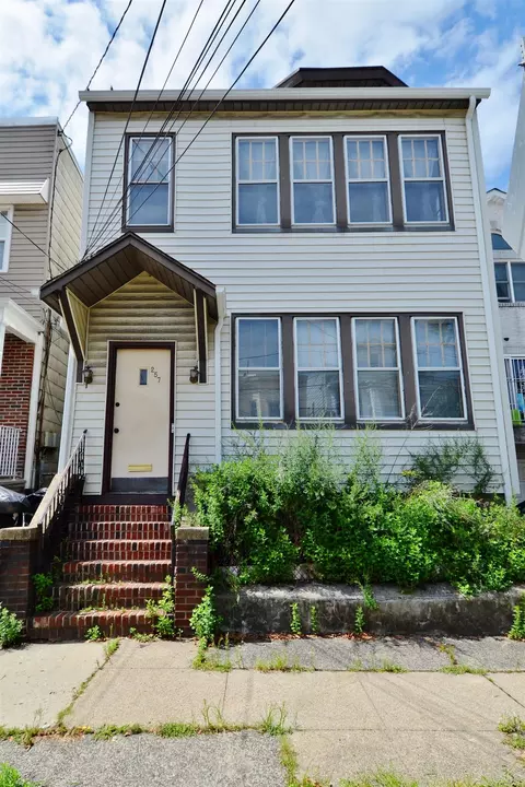 257 Neptune Ave, Jersey City, NJ 07305
