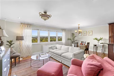 39 E 39th St #81, Paterson, NJ 07514