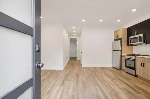 250 Van Horne St #1, Jersey City, NJ 07304