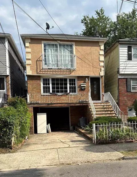 284 Randolph Ave, Jersey City, NJ 07304
