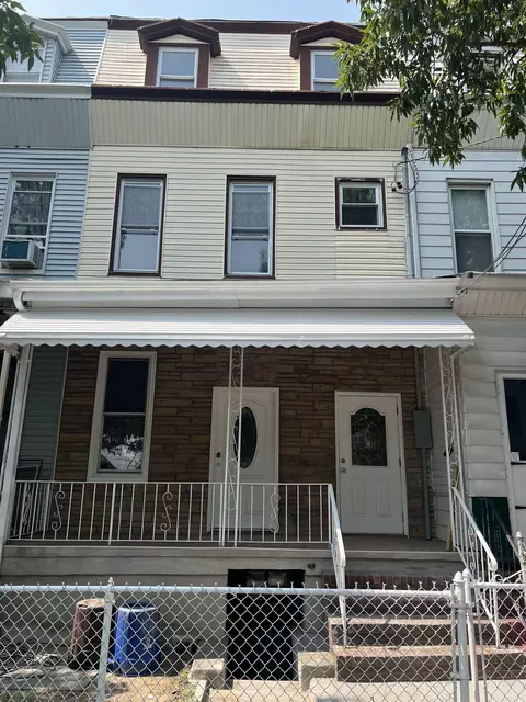 153 Danforth Ave, Jersey City, NJ 07305