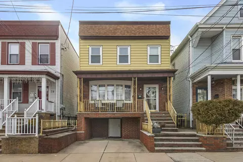 80 W 13th St, Bayonne, NJ 07002