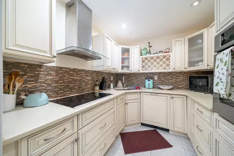 1 Greene St #106, Jersey City, NJ 07302