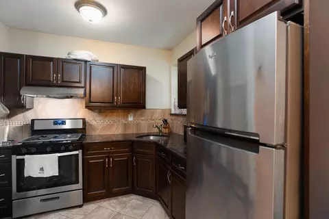 1093 Summit Ave #4, Jersey City, NJ 07307